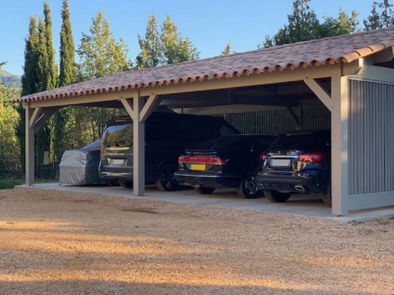 Installation d'un carport sur mesure en bois à Avignon et ses environs dans le Vaucluse