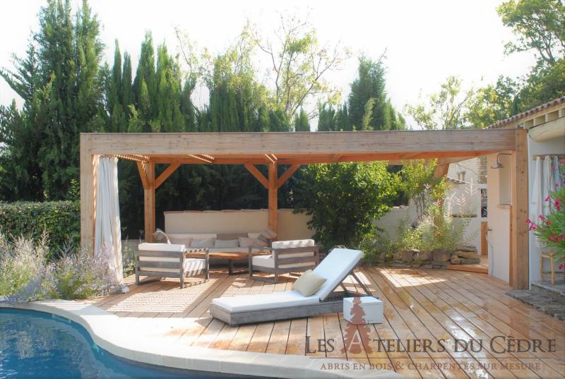 Fabrication de pergola en bois exotique réalisée sur mesure à Salon de Provence dans le 13