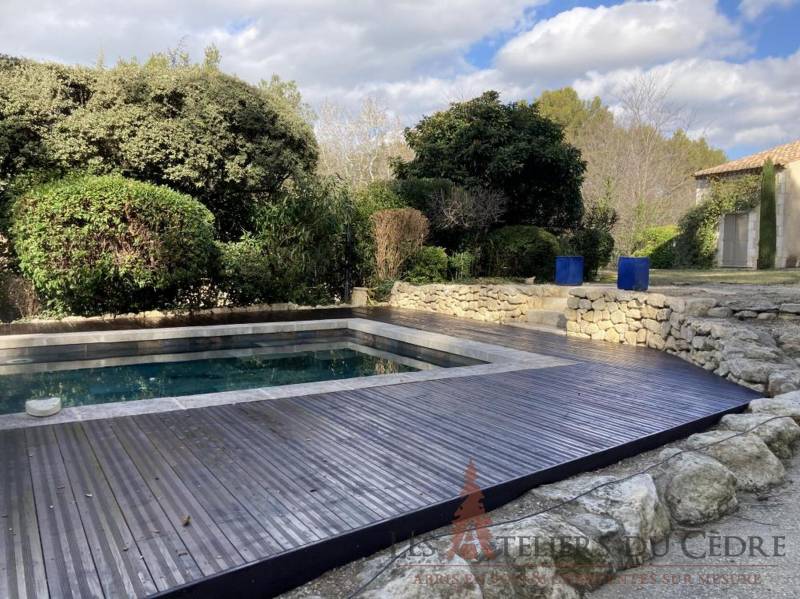 Conception de terrasse en bois dans les Bouches du Rhône par un artisan charpentier