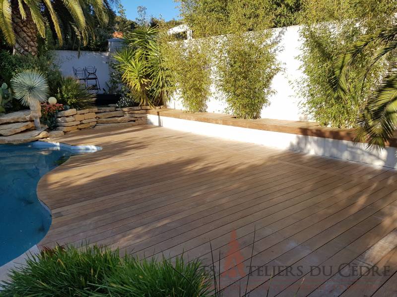 Artisan charpentier pour la construction d'une terrasse en bois sur mesure à Apt