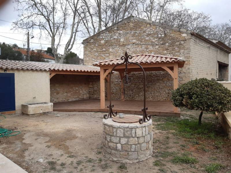 Réalisation d'un abri 4 pentes à Lamanon (13) en tuiles canal