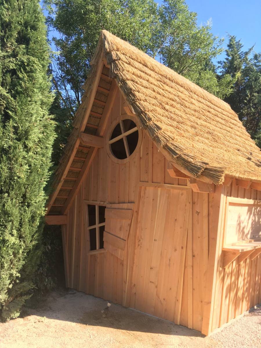 Réalisation d'une paillote pour le parc Grimmland à La Roque d'Anthéron (13)