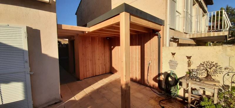 Fabrication sur mesure à Salon de Provence d'un abri de jardin toit plat