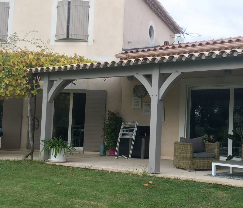 Choisir son abri de terrasse en bois sur mesure à La Ciotat dans le 13