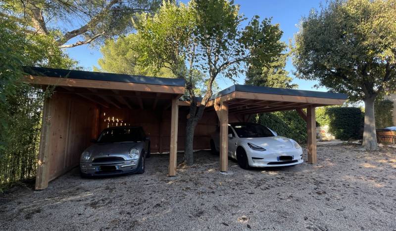 Conception de carport voiture en bois sur mesure pour installation à La Ciotat