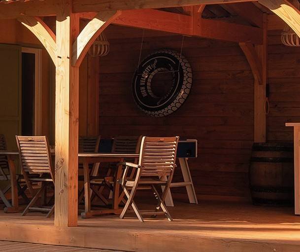 Fabrication et installation d'auvent en bois à Istres dans le 13