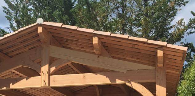 Entreprise charpente traditionnelle  à Vitrolles pour remplacement 