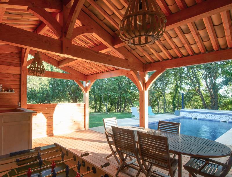 Fabricant et installateur de pool house en bois sur mesure dans le 13