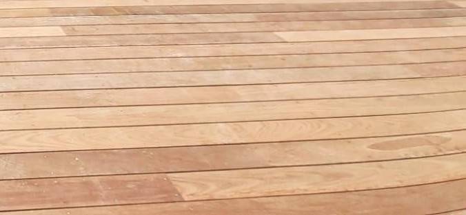 Pose de terrasse en bois exotique sur mesure à La Ciotat dans le 13