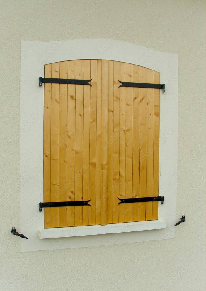 Création de volet à Salon de Provence (13) en douglas naturel